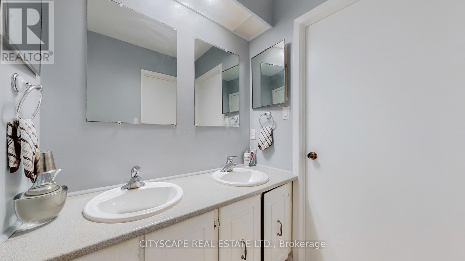 6 - 2701 Aquitaine Avenue, Mississauga (Meadowvale), Ontario  L5N 2H7 - Photo 24 - W12482466