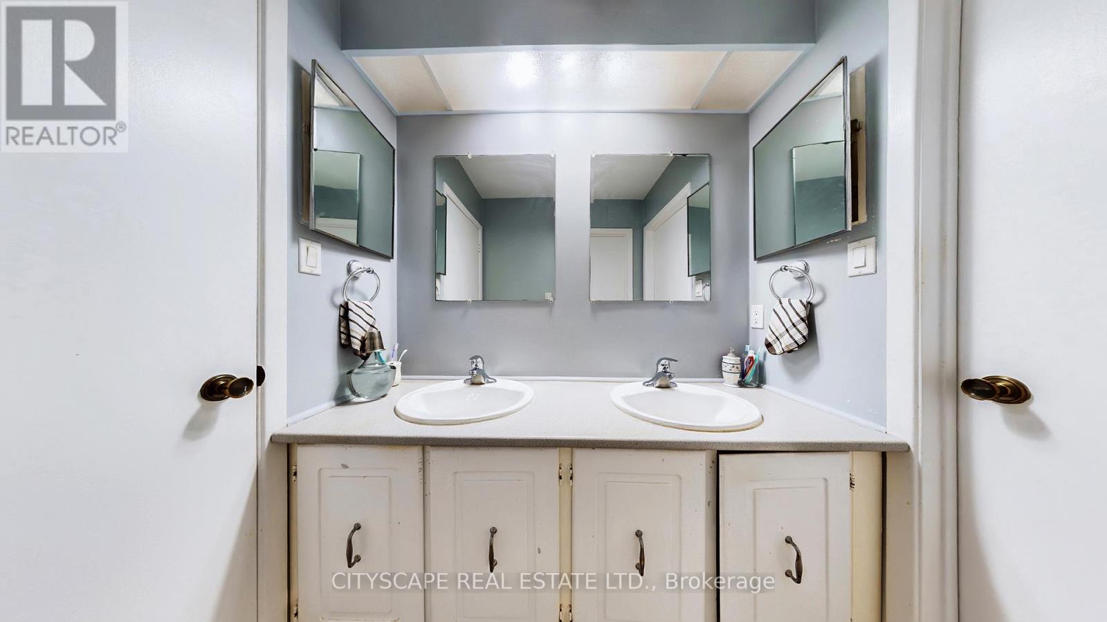 6 - 2701 Aquitaine Avenue, Mississauga (Meadowvale), Ontario  L5N 2H7 - Photo 25 - W12482466