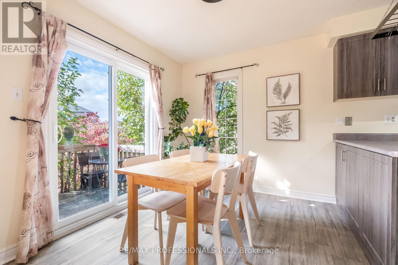 65 Hickorybush Avenue, Brampton, Ontario  L6R 1C8 - Photo 10 - W12487773