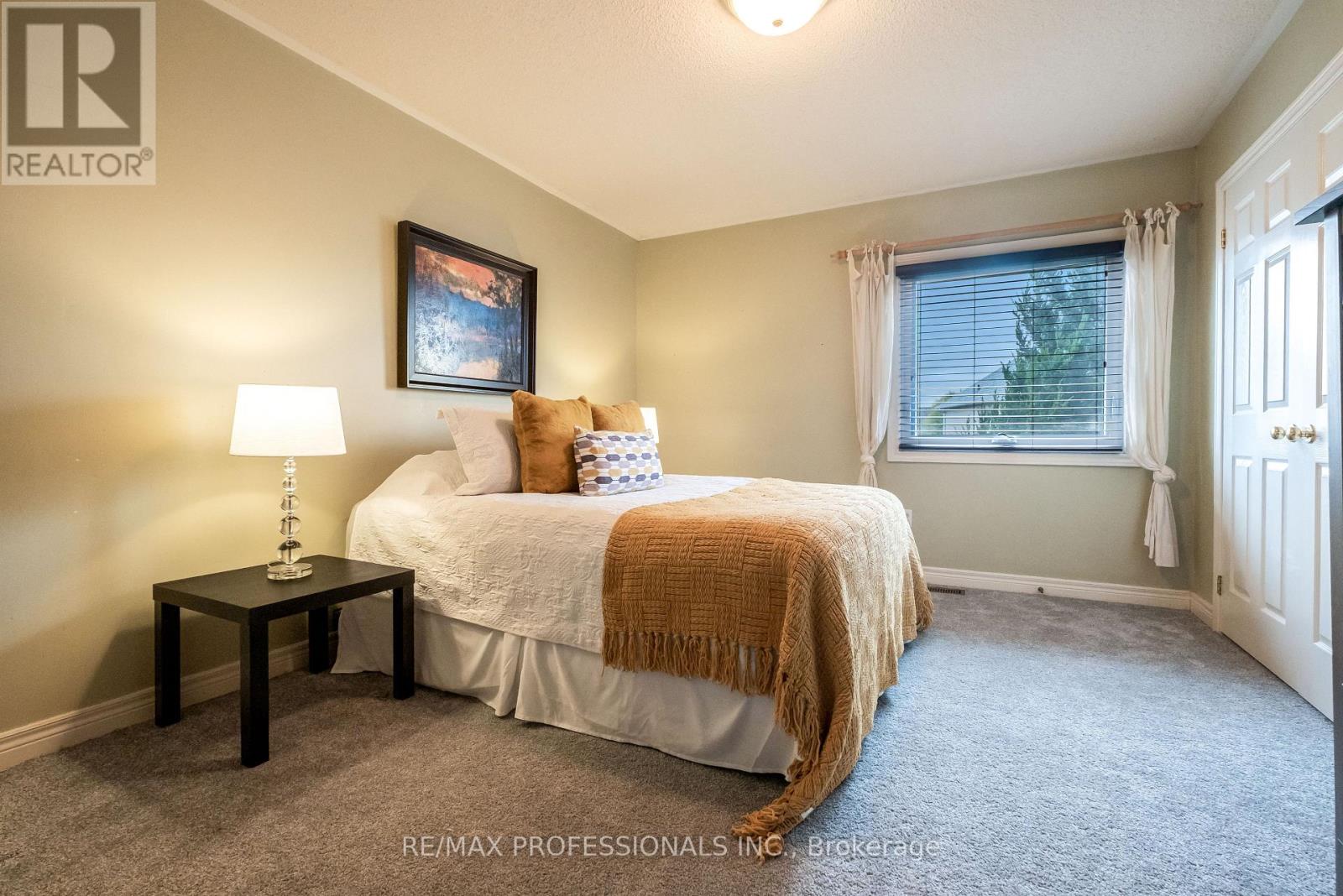 65 Hickorybush Avenue, Brampton, Ontario  L6R 1C8 - Photo 22 - W12487773