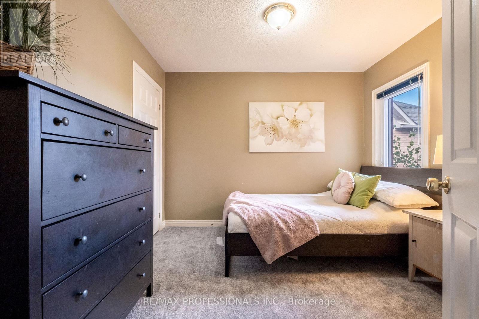 65 Hickorybush Avenue, Brampton, Ontario  L6R 1C8 - Photo 29 - W12487773