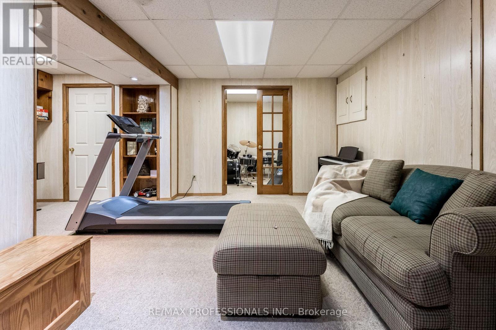 65 Hickorybush Avenue, Brampton, Ontario  L6R 1C8 - Photo 38 - W12487773