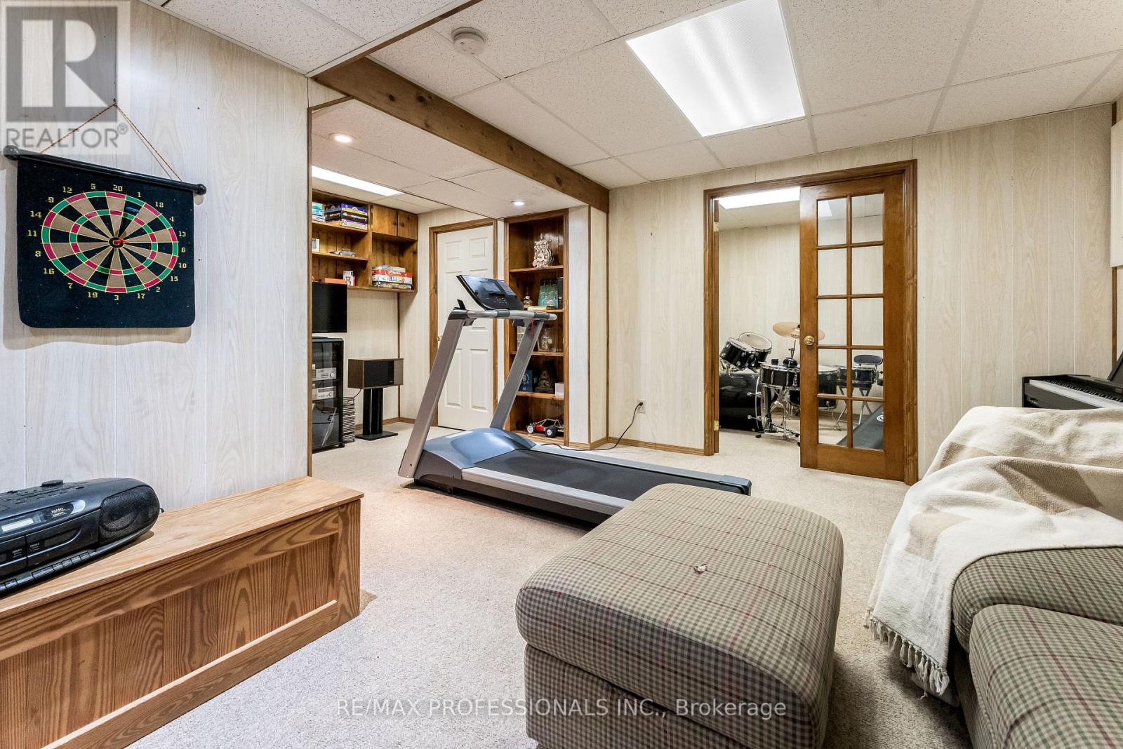 65 Hickorybush Avenue, Brampton, Ontario  L6R 1C8 - Photo 39 - W12487773