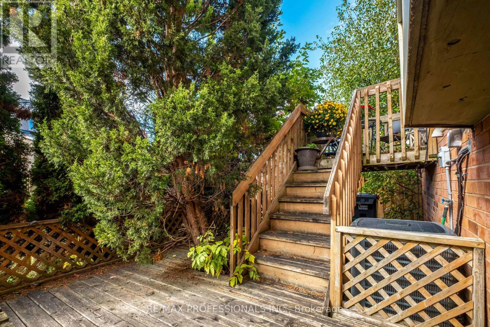 65 Hickorybush Avenue, Brampton, Ontario  L6R 1C8 - Photo 46 - W12487773