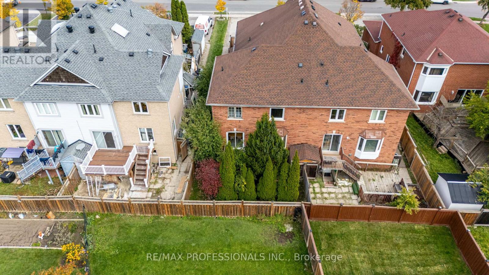 65 Hickorybush Avenue, Brampton, Ontario  L6R 1C8 - Photo 49 - W12487773