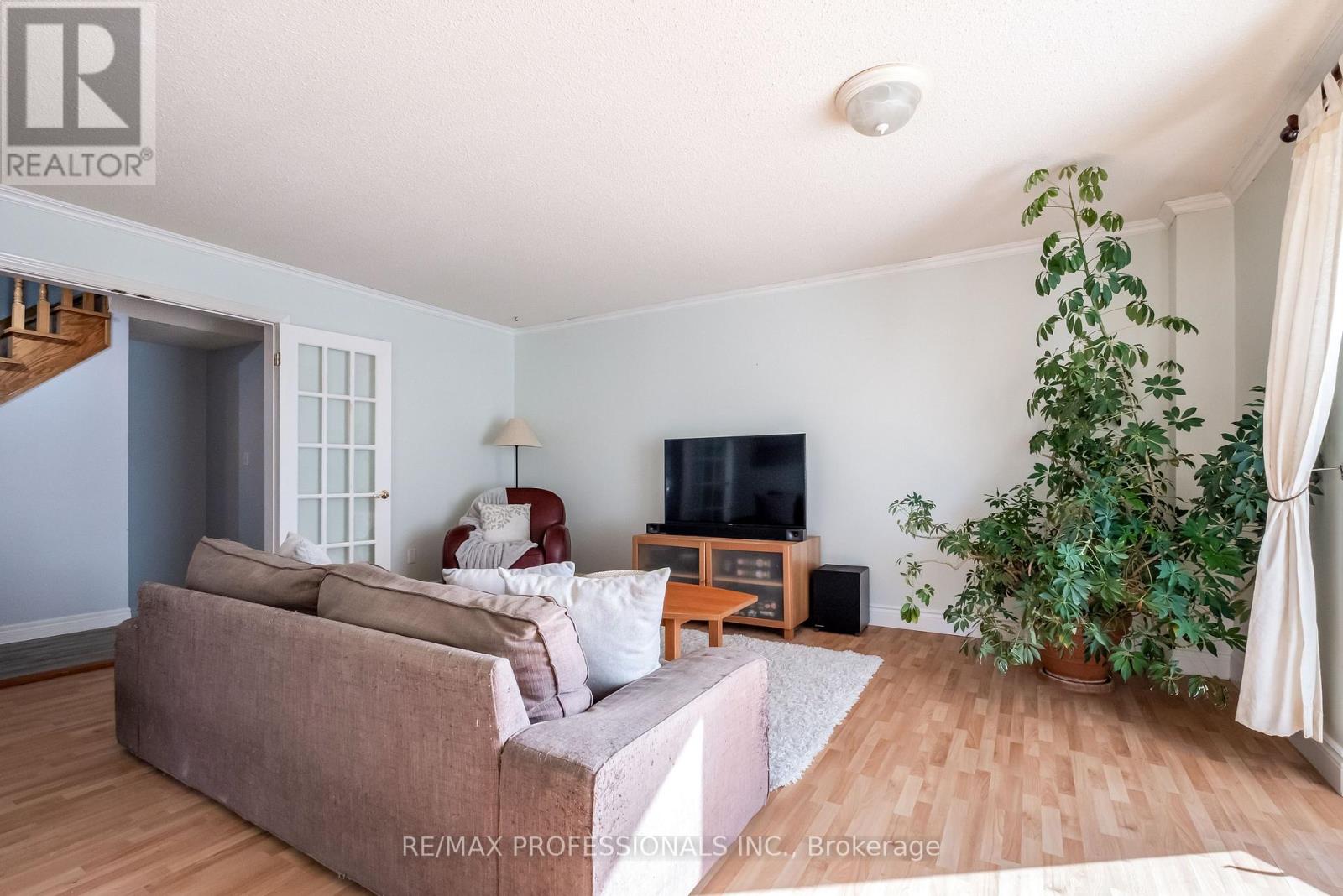 65 Hickorybush Avenue, Brampton, Ontario  L6R 1C8 - Photo 7 - W12487773