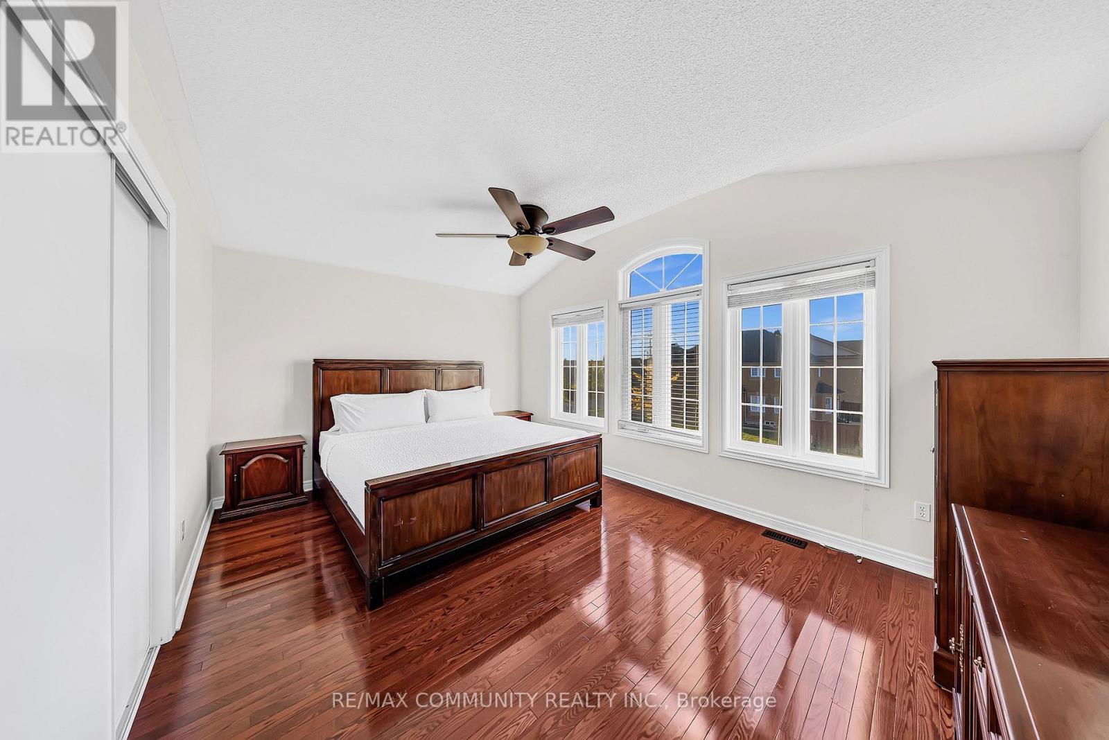 37 Denim Drive, Brampton, Ontario L6P 2R3 - Photo 26 - W12487780