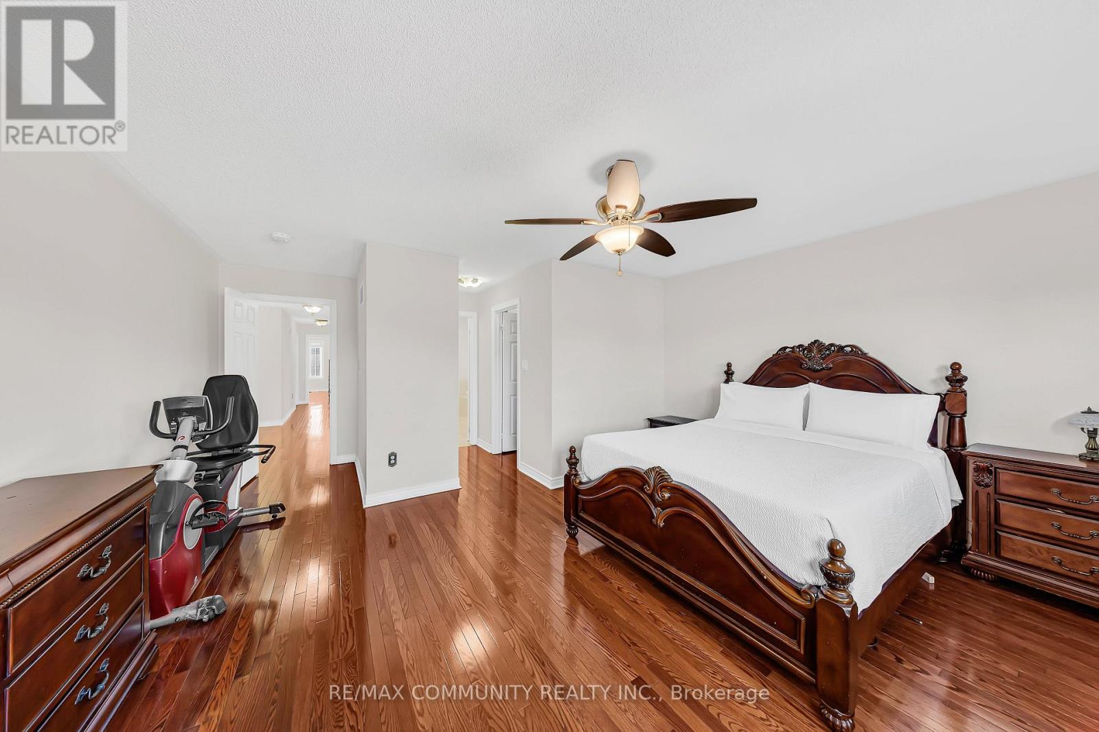 37 Denim Drive, Brampton, Ontario L6P 2R3 - Photo 32 - W12487780