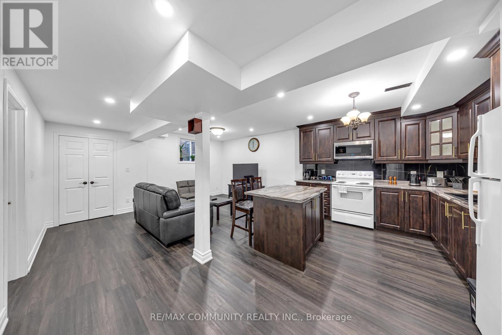 37 Denim Drive, Brampton, Ontario L6P 2R3 - Photo 37 - W12487780