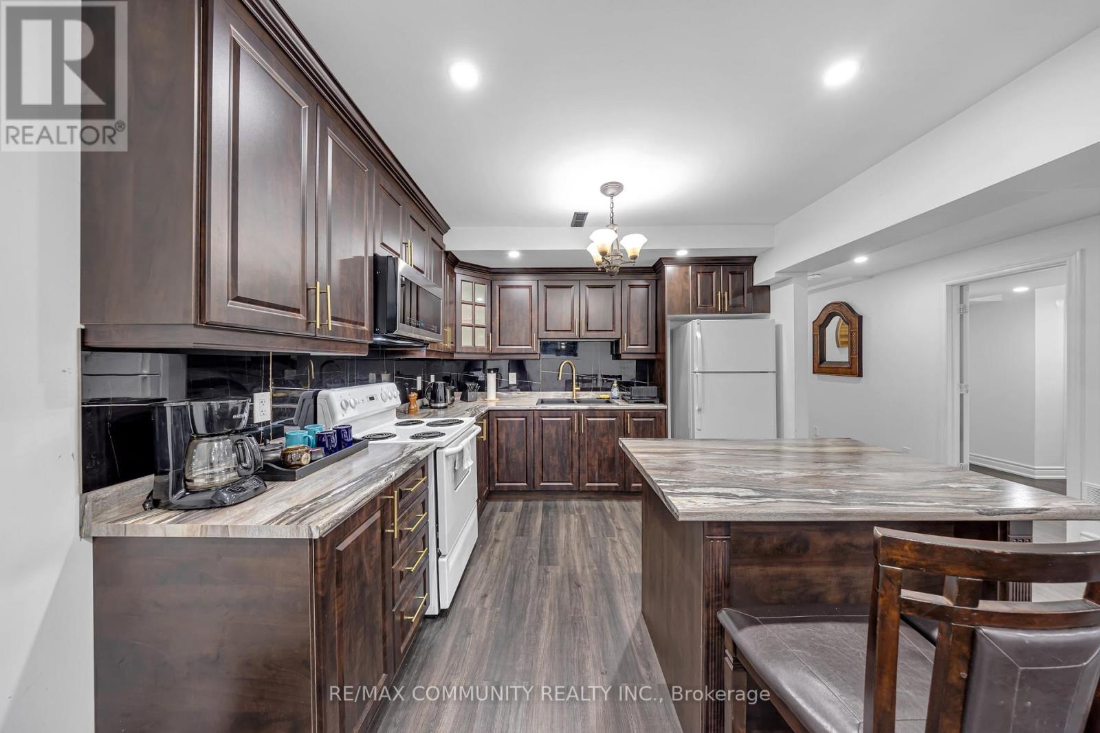 37 Denim Drive, Brampton, Ontario L6P 2R3 - Photo 39 - W12487780