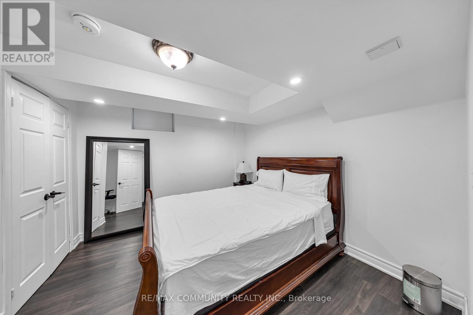 37 Denim Drive, Brampton, Ontario L6P 2R3 - Photo 43 - W12487780