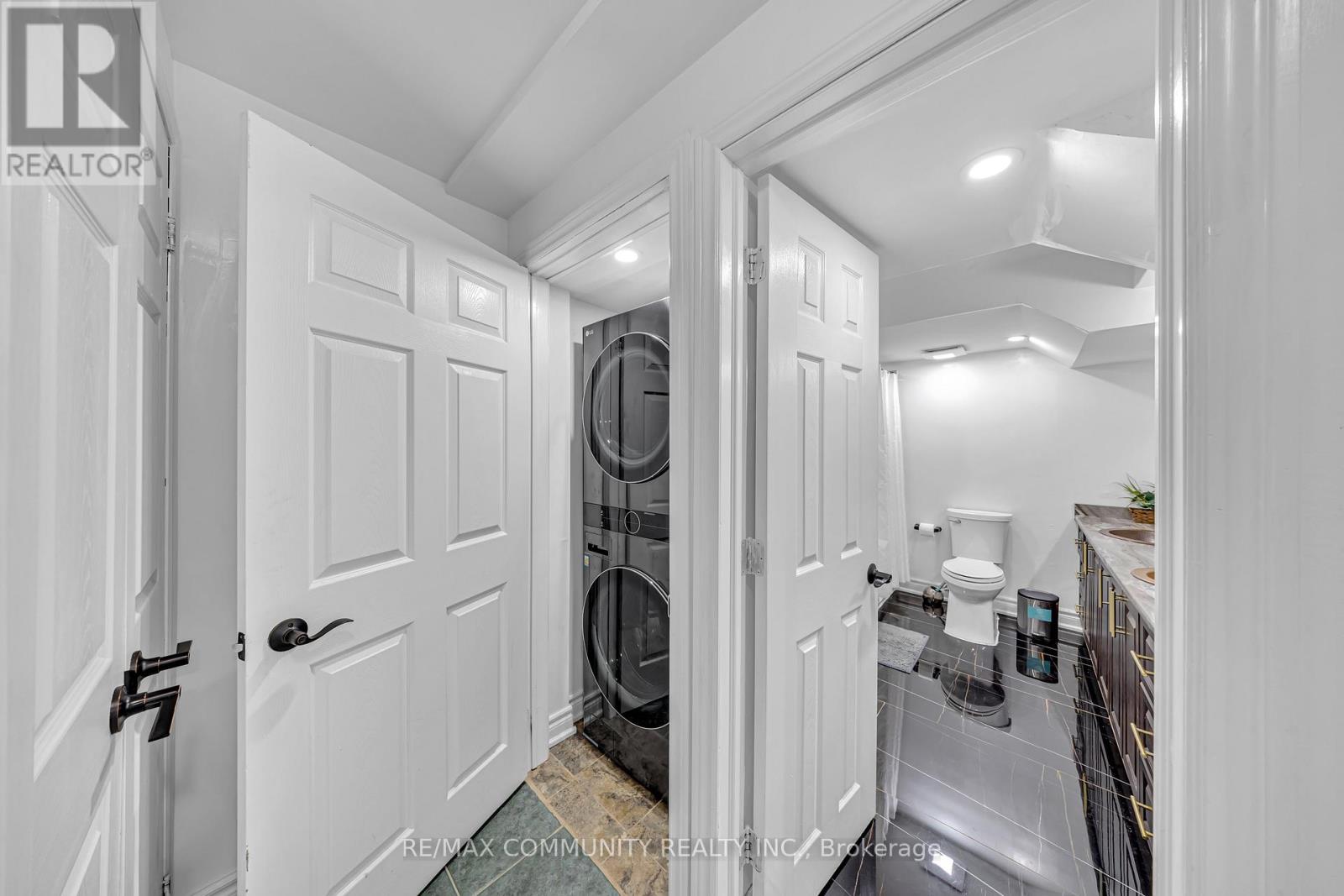 37 Denim Drive, Brampton, Ontario L6P 2R3 - Photo 44 - W12487780