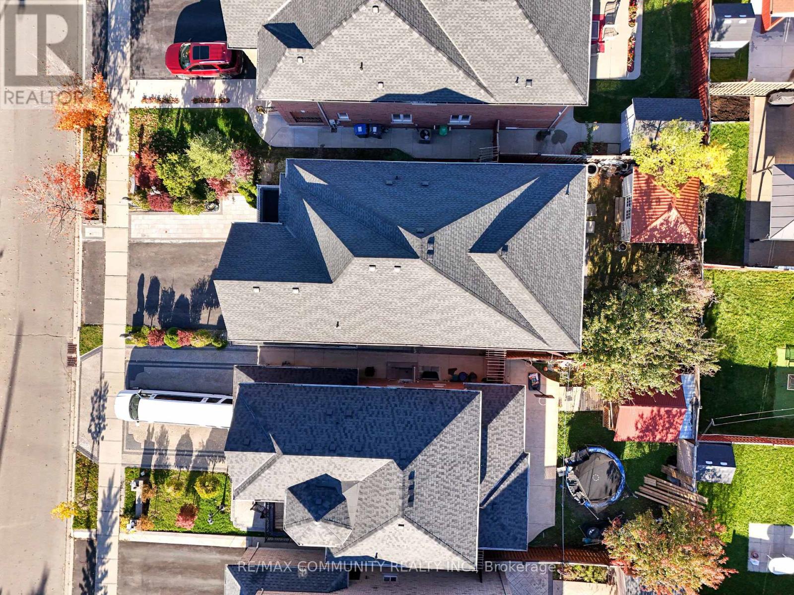 37 Denim Drive, Brampton, Ontario L6P 2R3 - Photo 46 - W12487780