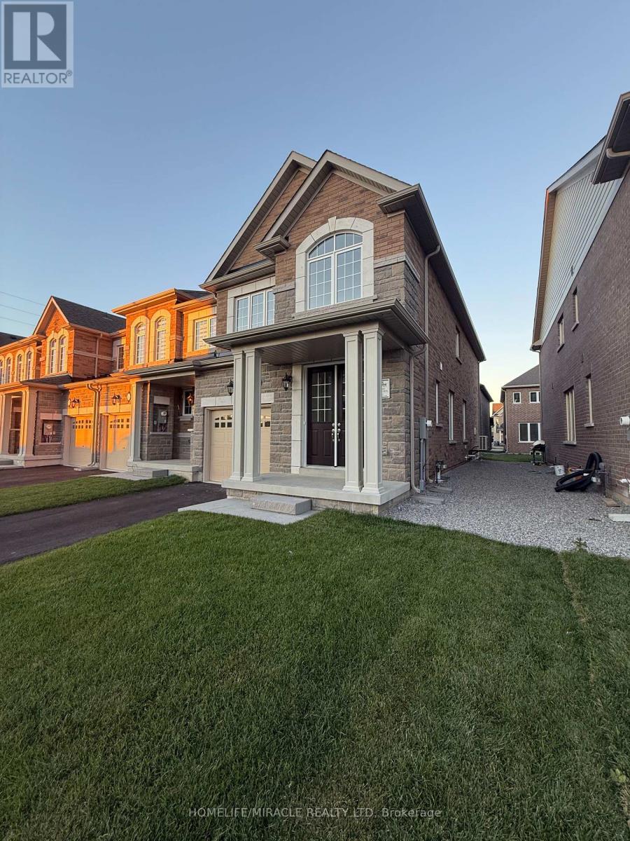 16 Bushwood Trail, Brampton, Ontario  L7A 5J7 - Photo 2 - W12487834