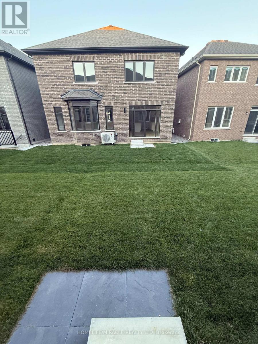 16 Bushwood Trail, Brampton, Ontario  L7A 5J7 - Photo 21 - W12487834