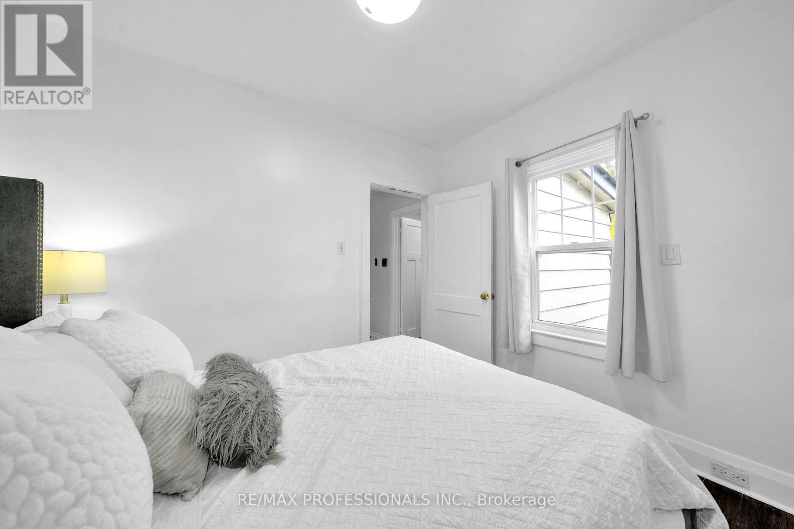 38 Nickle Street, Toronto, Ontario  M6M 2H6 - Photo 10 - W12487948