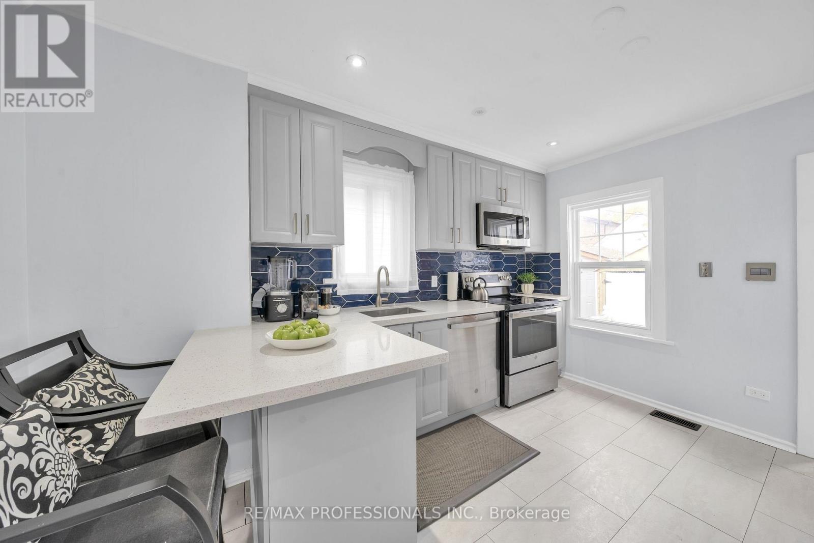 38 Nickle Street, Toronto, Ontario  M6M 2H6 - Photo 31 - W12487948