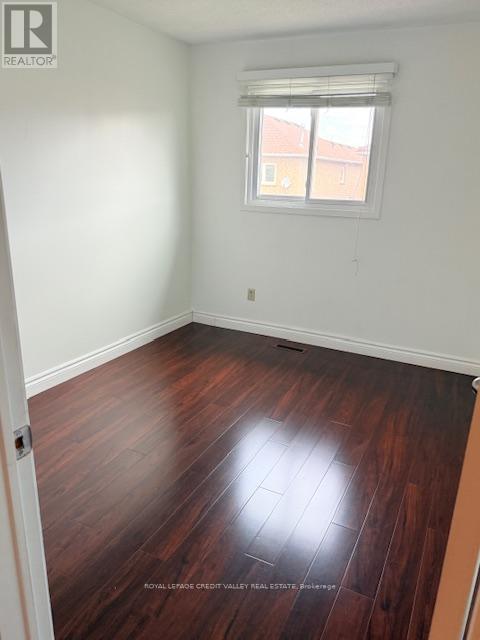 770 Ashprior Avenue, Mississauga, Ontario  L5R 3P1 - Photo 10 - W12487976