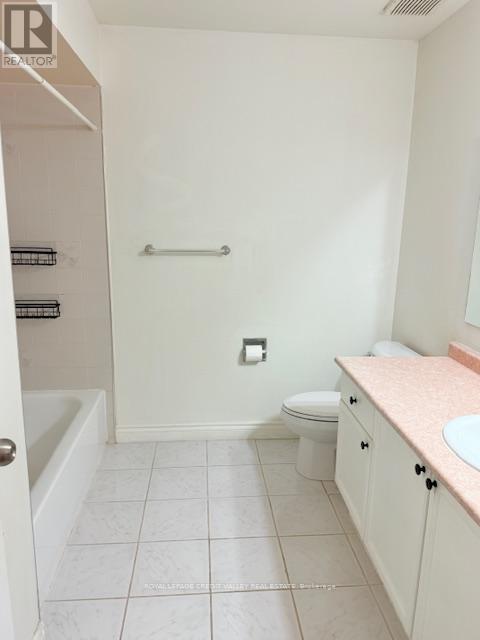 770 Ashprior Avenue, Mississauga, Ontario  L5R 3P1 - Photo 11 - W12487976