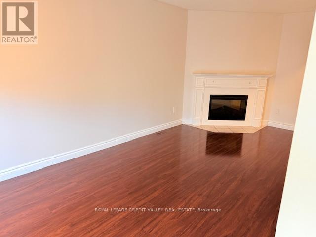 770 Ashprior Avenue, Mississauga, Ontario  L5R 3P1 - Photo 7 - W12487976