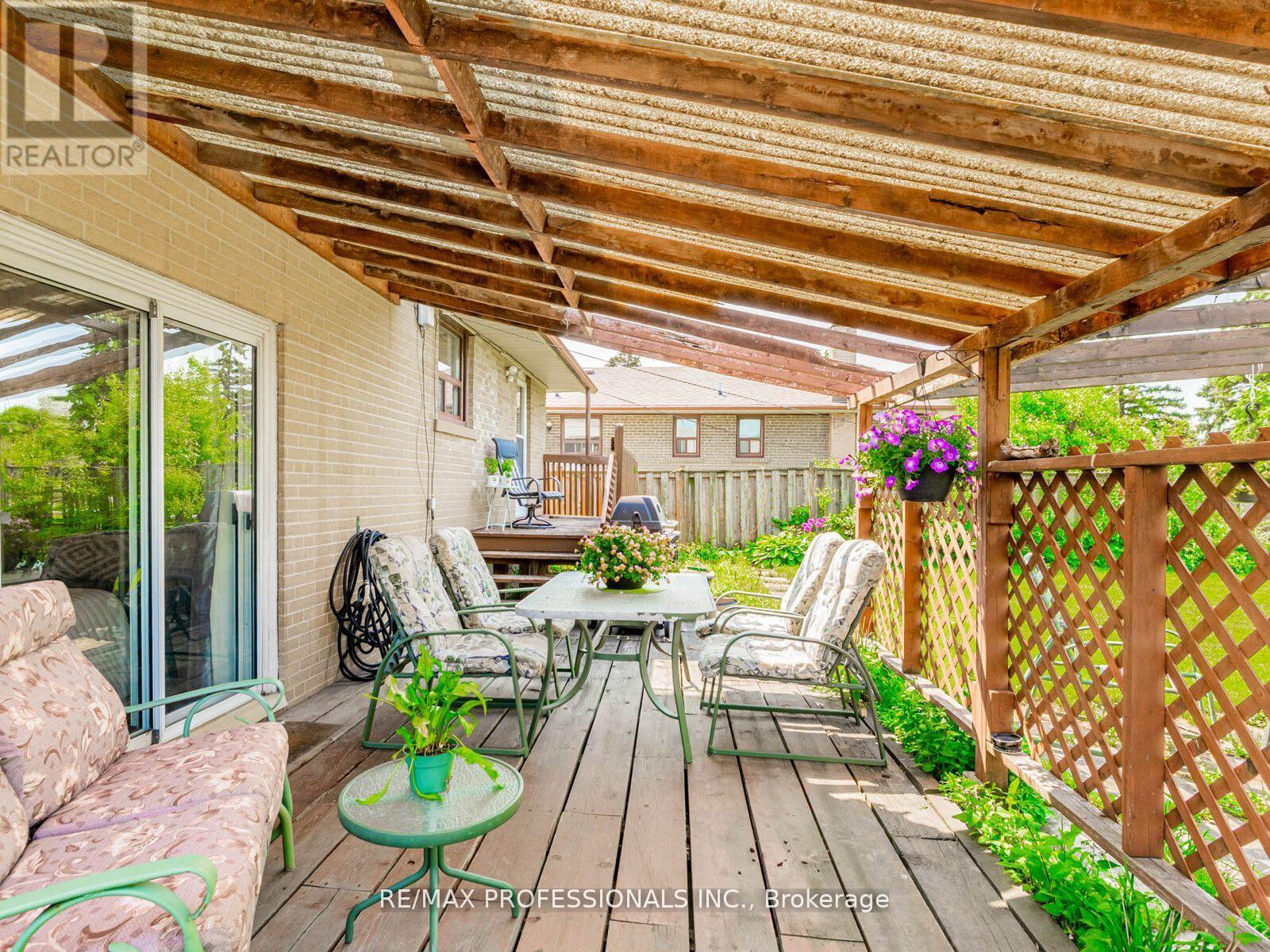 281 Jeffcoat Drive, Toronto, Ontario  M9W 3E4 - Photo 21 - W12488008