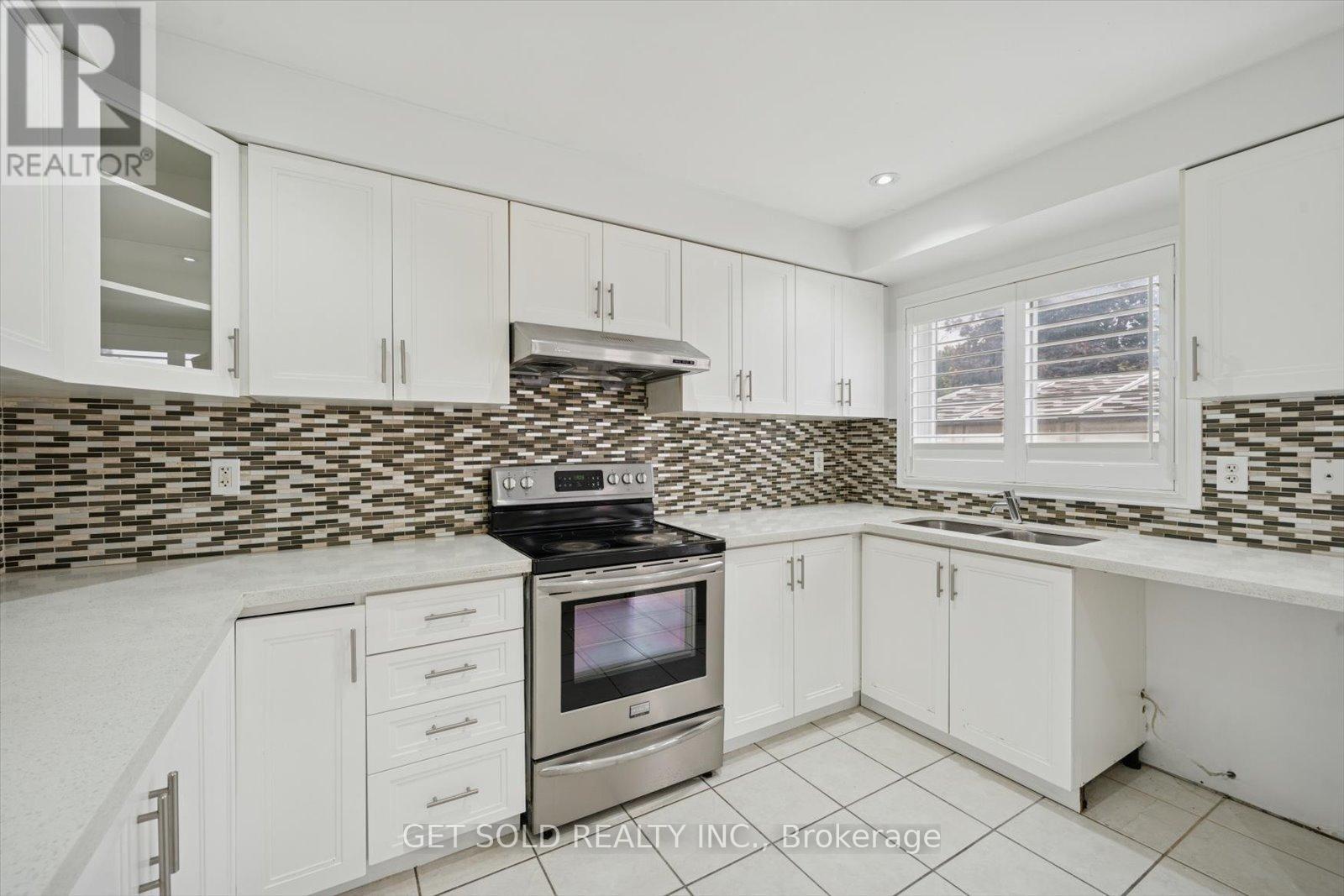 36 Field Thistle Drive, Brampton, Ontario  L6R 3A8 - Photo 10 - W12488016