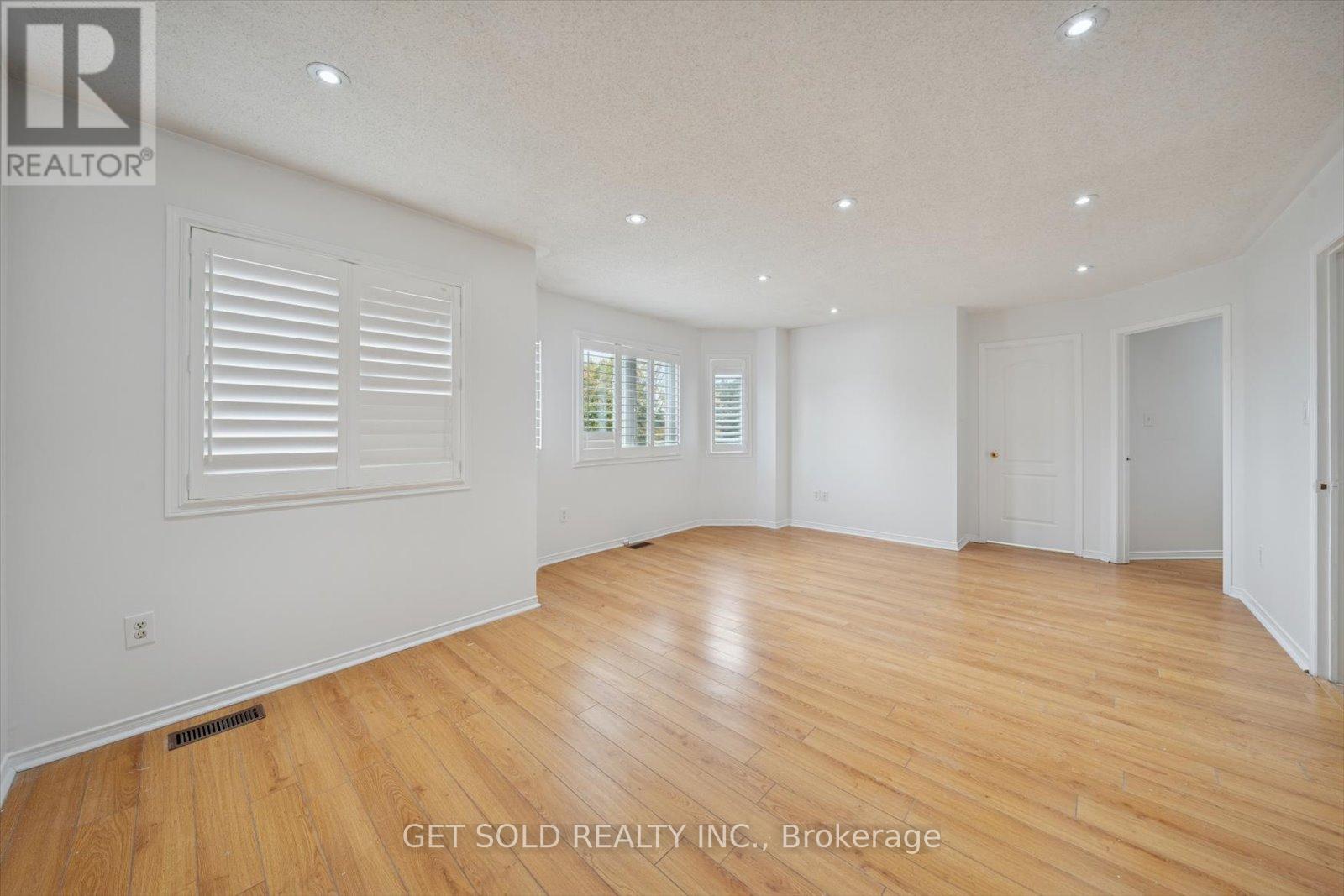 36 Field Thistle Drive, Brampton, Ontario  L6R 3A8 - Photo 16 - W12488016