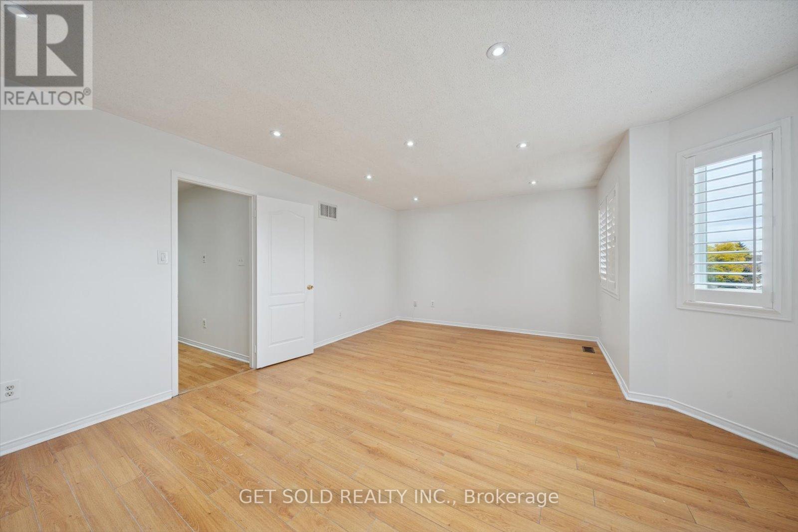 36 Field Thistle Drive, Brampton, Ontario  L6R 3A8 - Photo 18 - W12488016