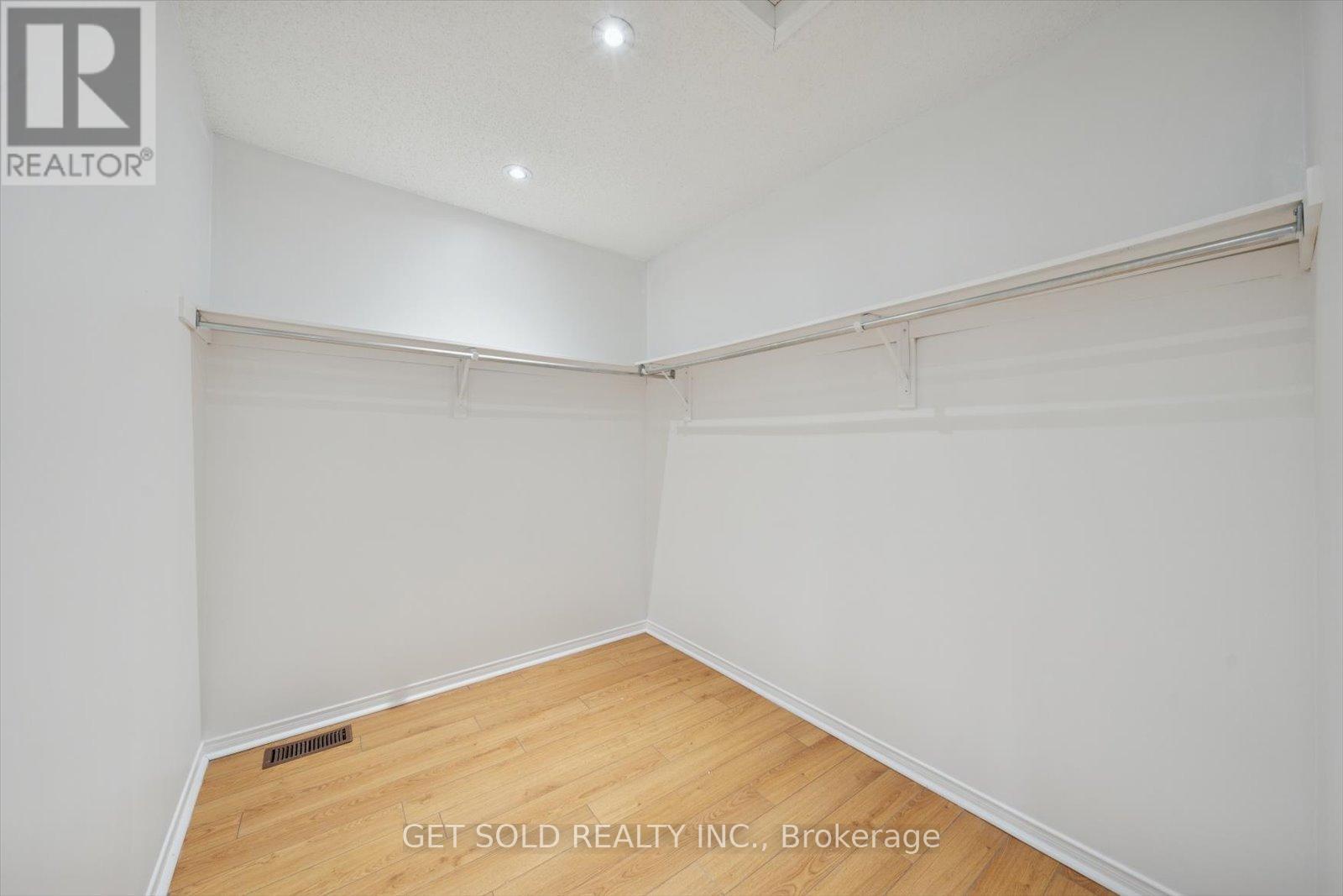 36 Field Thistle Drive, Brampton, Ontario  L6R 3A8 - Photo 20 - W12488016