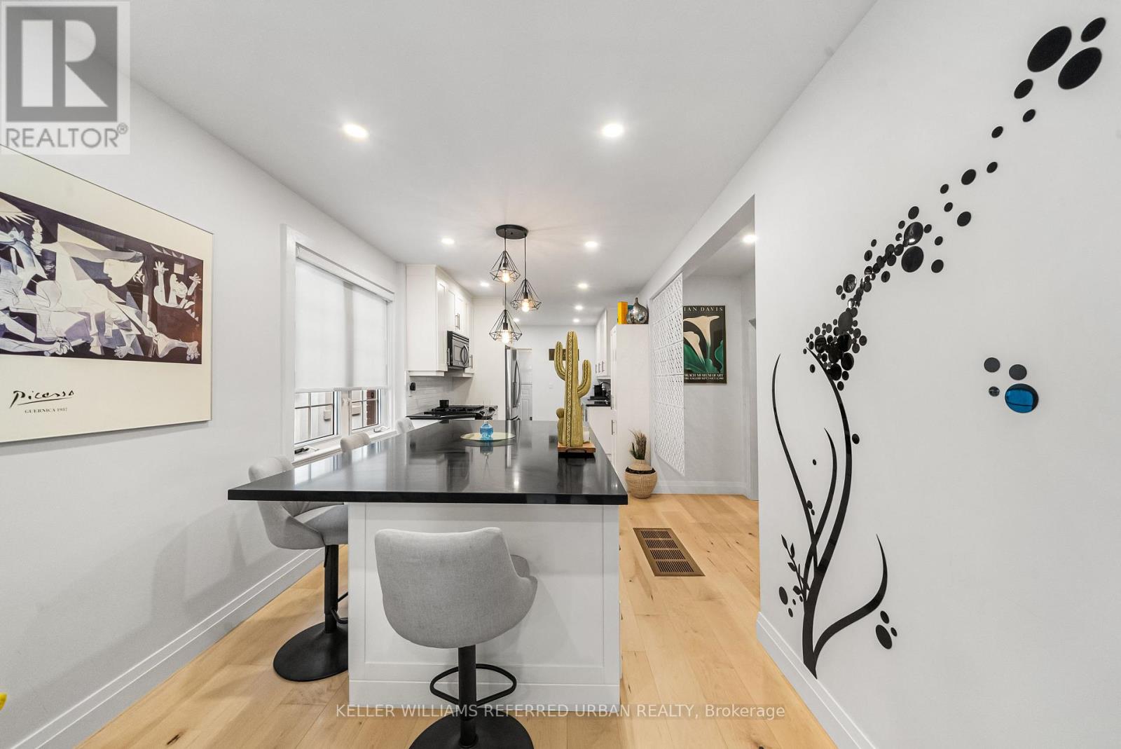 87 Fourth Street, Toronto, Ontario  M8V 2Y4 - Photo 10 - W12488026