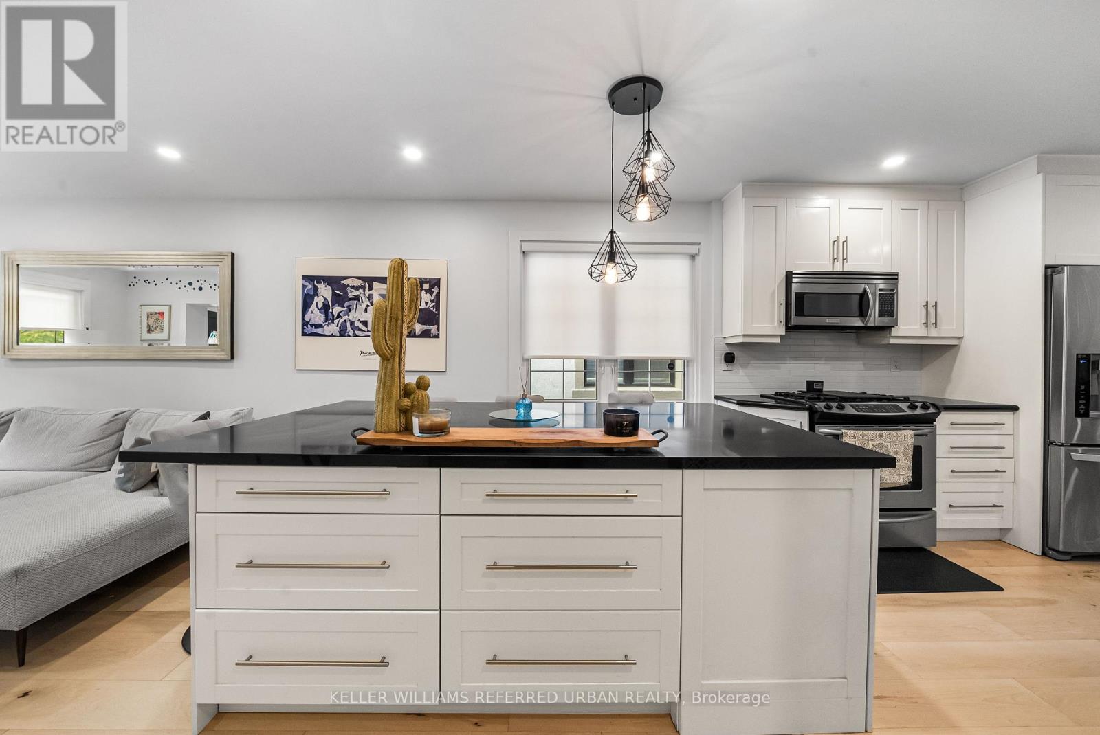 87 Fourth Street, Toronto, Ontario  M8V 2Y4 - Photo 15 - W12488026