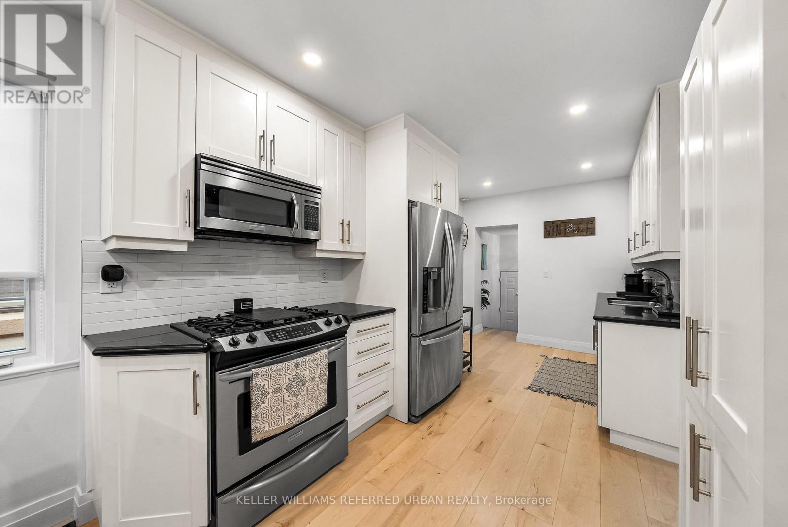 87 Fourth Street, Toronto, Ontario  M8V 2Y4 - Photo 30 - W12488026