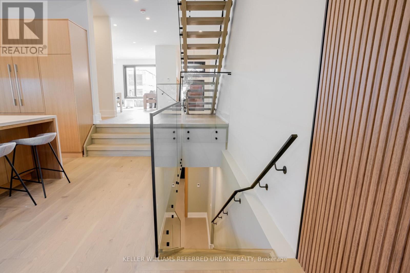 223a Beta Street, Toronto, Ontario  M8W 4H7 - Photo 34 - W12488028