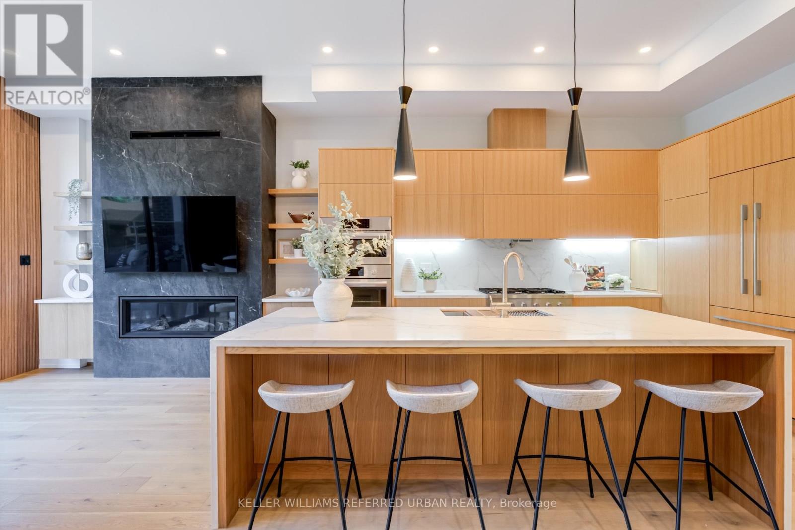 223a Beta Street, Toronto, Ontario  M8W 4H7 - Photo 4 - W12488028