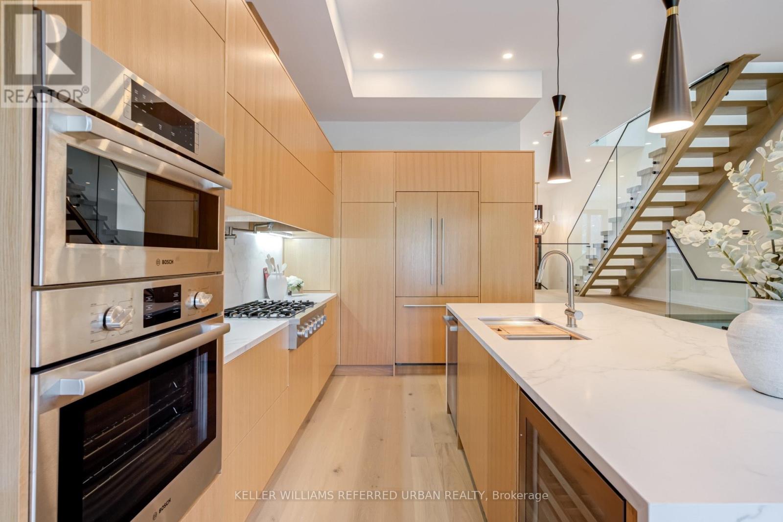 223a Beta Street, Toronto, Ontario  M8W 4H7 - Photo 9 - W12488028