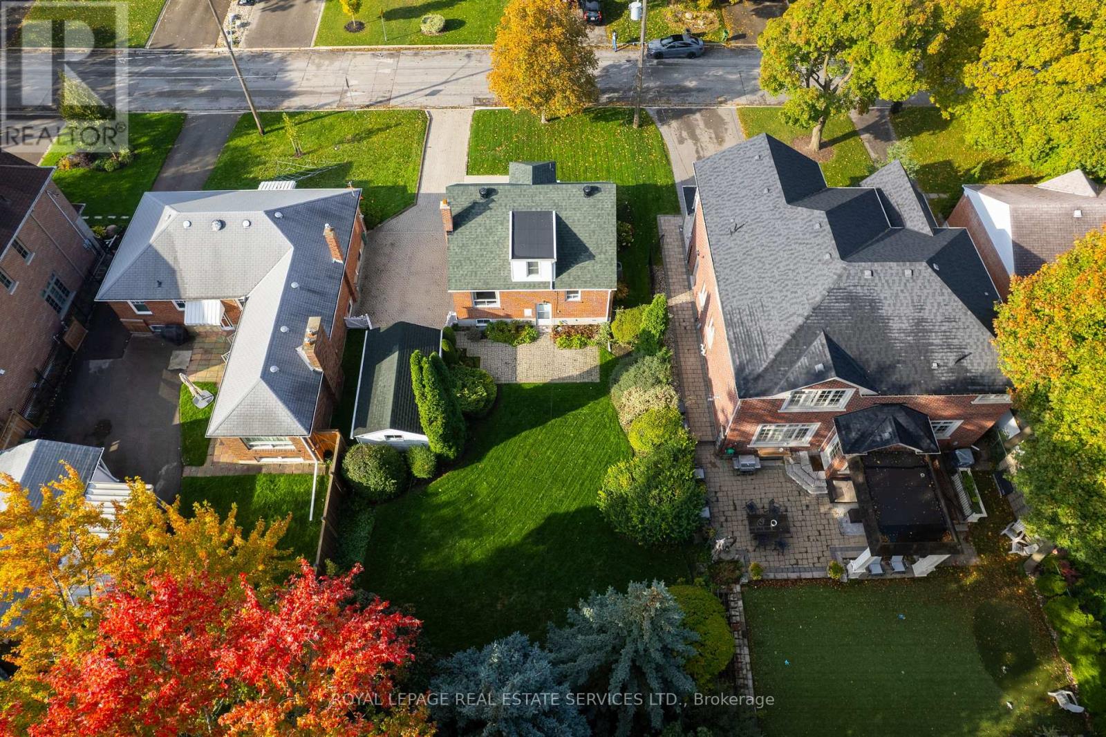 15 Burnelm Drive, Toronto, Ontario  M9B 4N2 - Photo 25 - W12488040