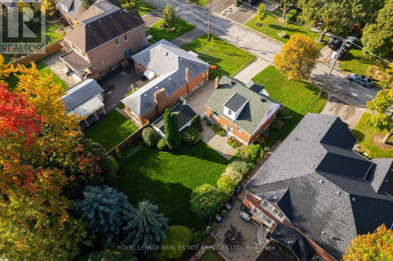 15 Burnelm Drive, Toronto, Ontario  M9B 4N2 - Photo 26 - W12488040