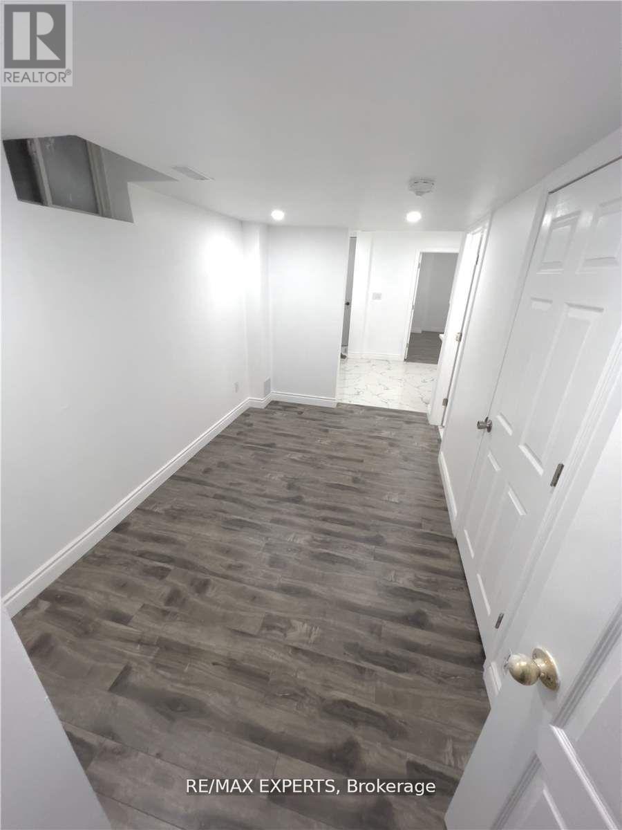 Bsmt - 43 Jingle Crescent, Brampton, Ontario  L6S 0A8 - Photo 6 - W12488048