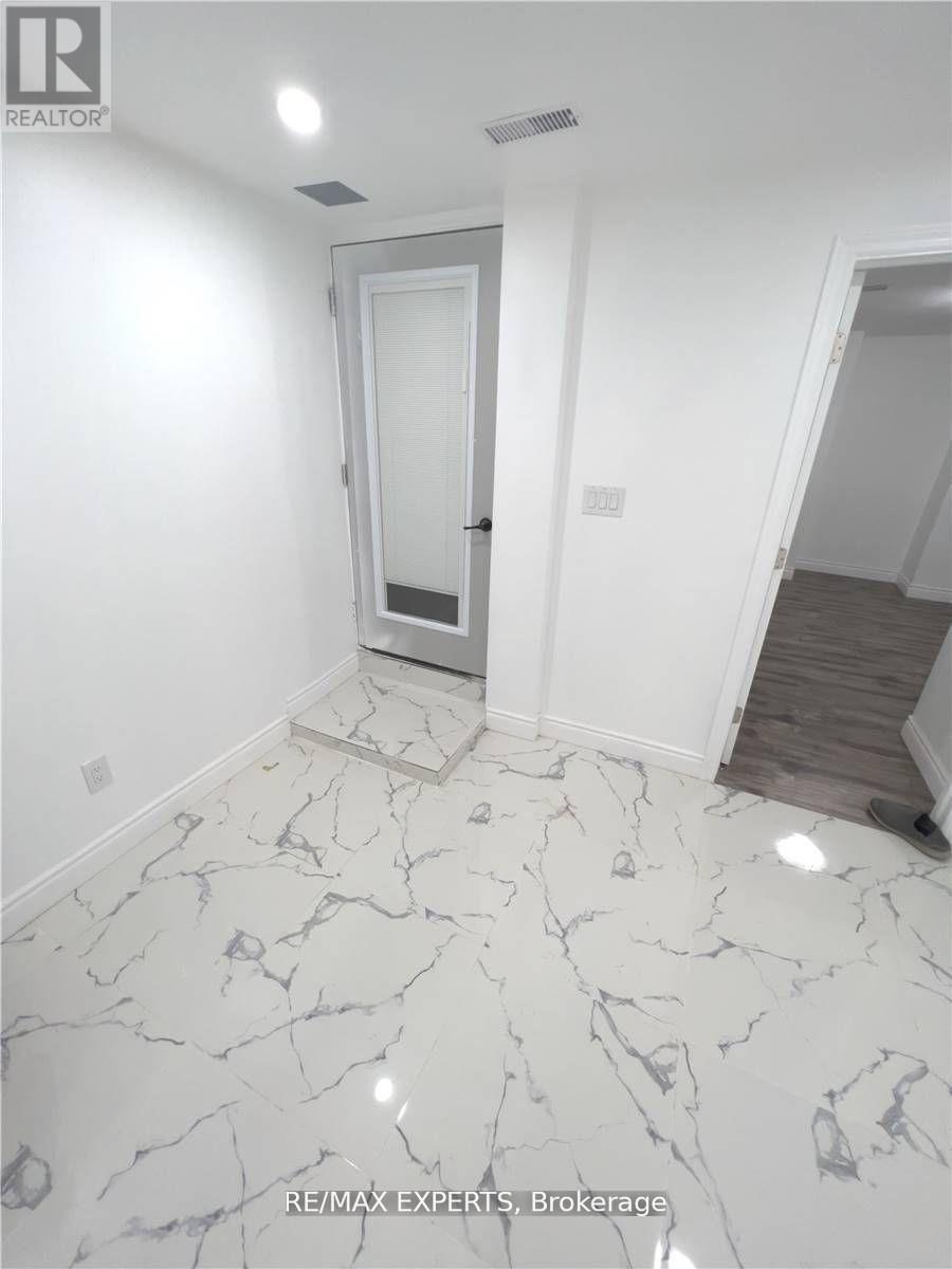 Bsmt - 43 Jingle Crescent, Brampton, Ontario  L6S 0A8 - Photo 7 - W12488048