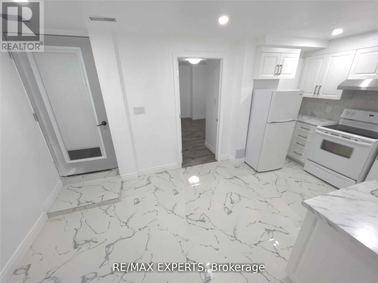 Bsmt - 43 Jingle Crescent, Brampton, Ontario  L6S 0A8 - Photo 8 - W12488048