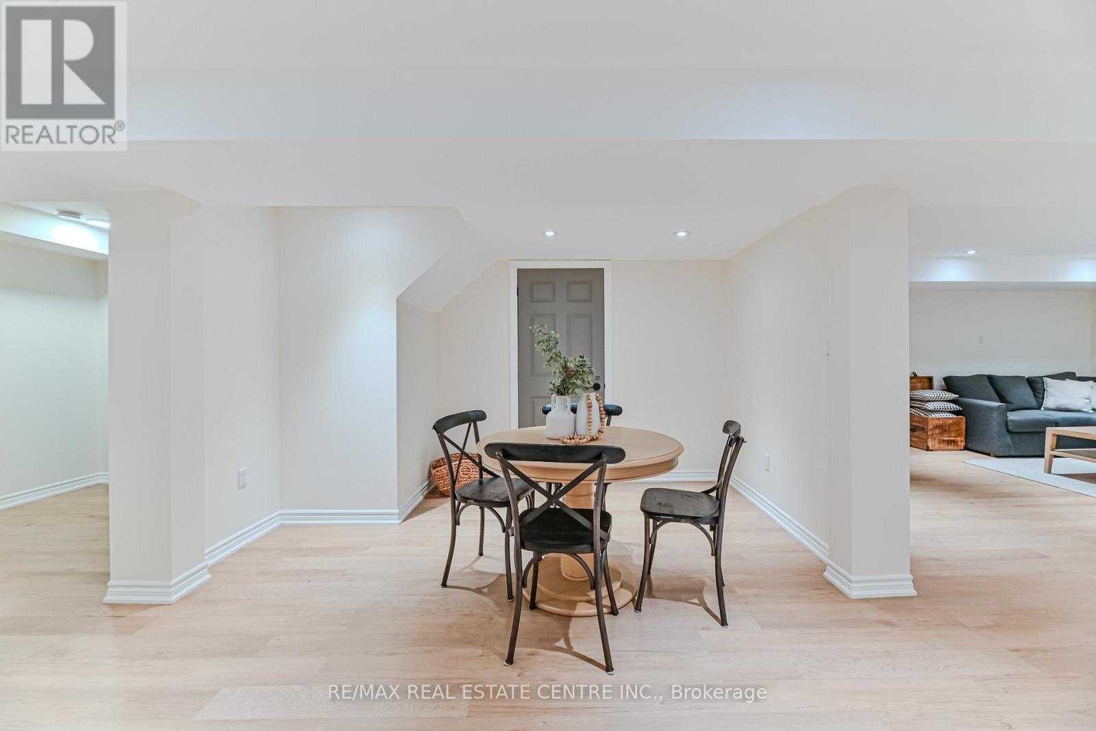 2498 Longridge Crescent, Oakville, Ontario  L6H 6S2 - Photo 38 - W12488060