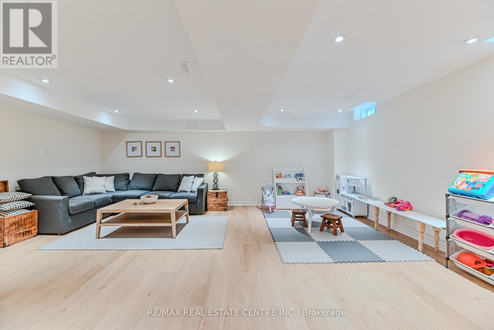 2498 Longridge Crescent, Oakville, Ontario  L6H 6S2 - Photo 39 - W12488060