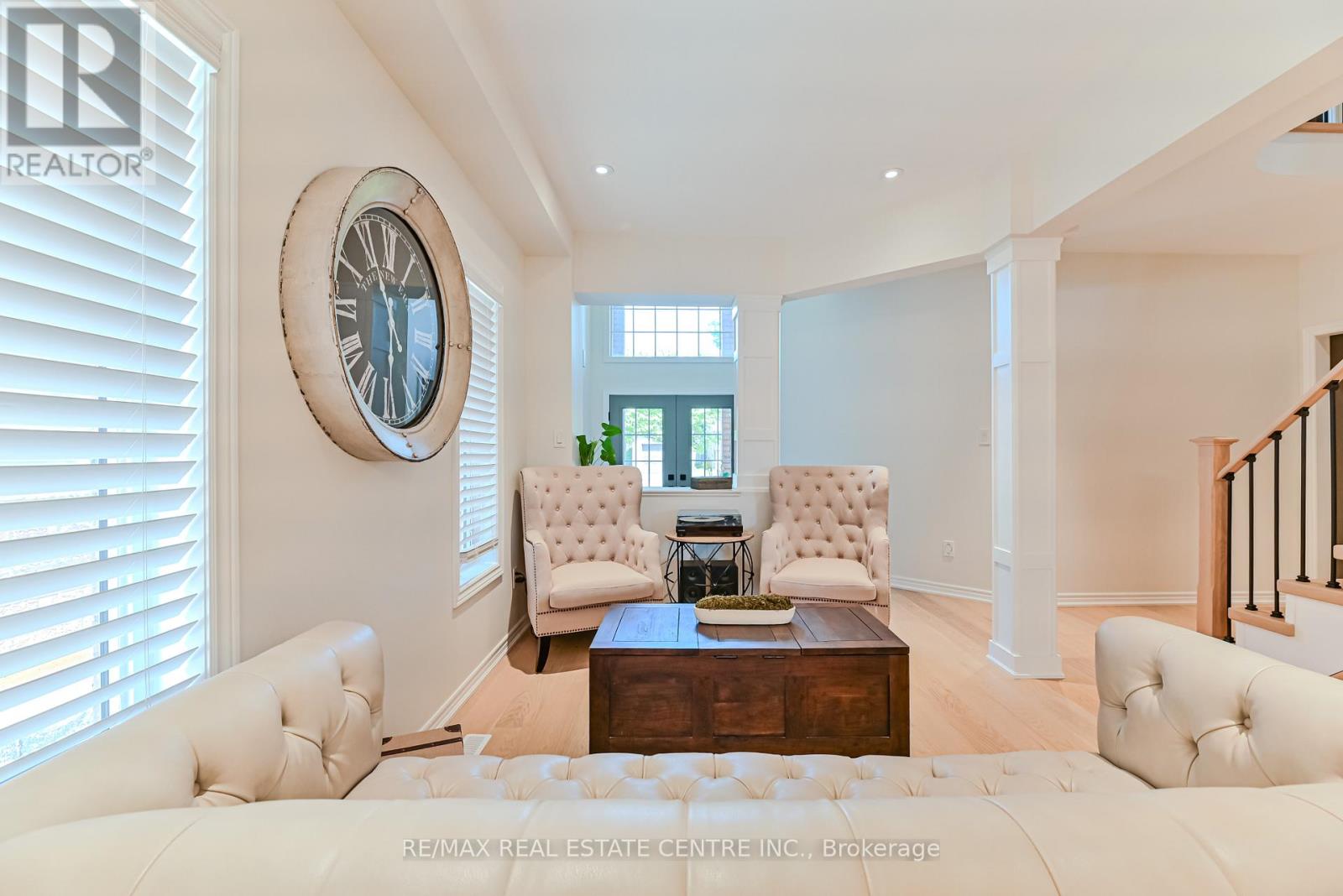 2498 Longridge Crescent, Oakville, Ontario  L6H 6S2 - Photo 7 - W12488060