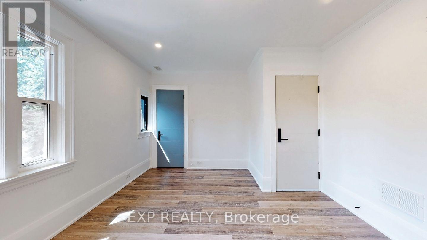 2 - 218 Howard Park Avenue, Toronto, Ontario  M6R 1W2 - Photo 13 - W12488076