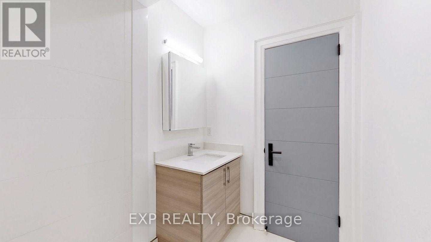 2 - 218 Howard Park Avenue, Toronto, Ontario  M6R 1W2 - Photo 16 - W12488076