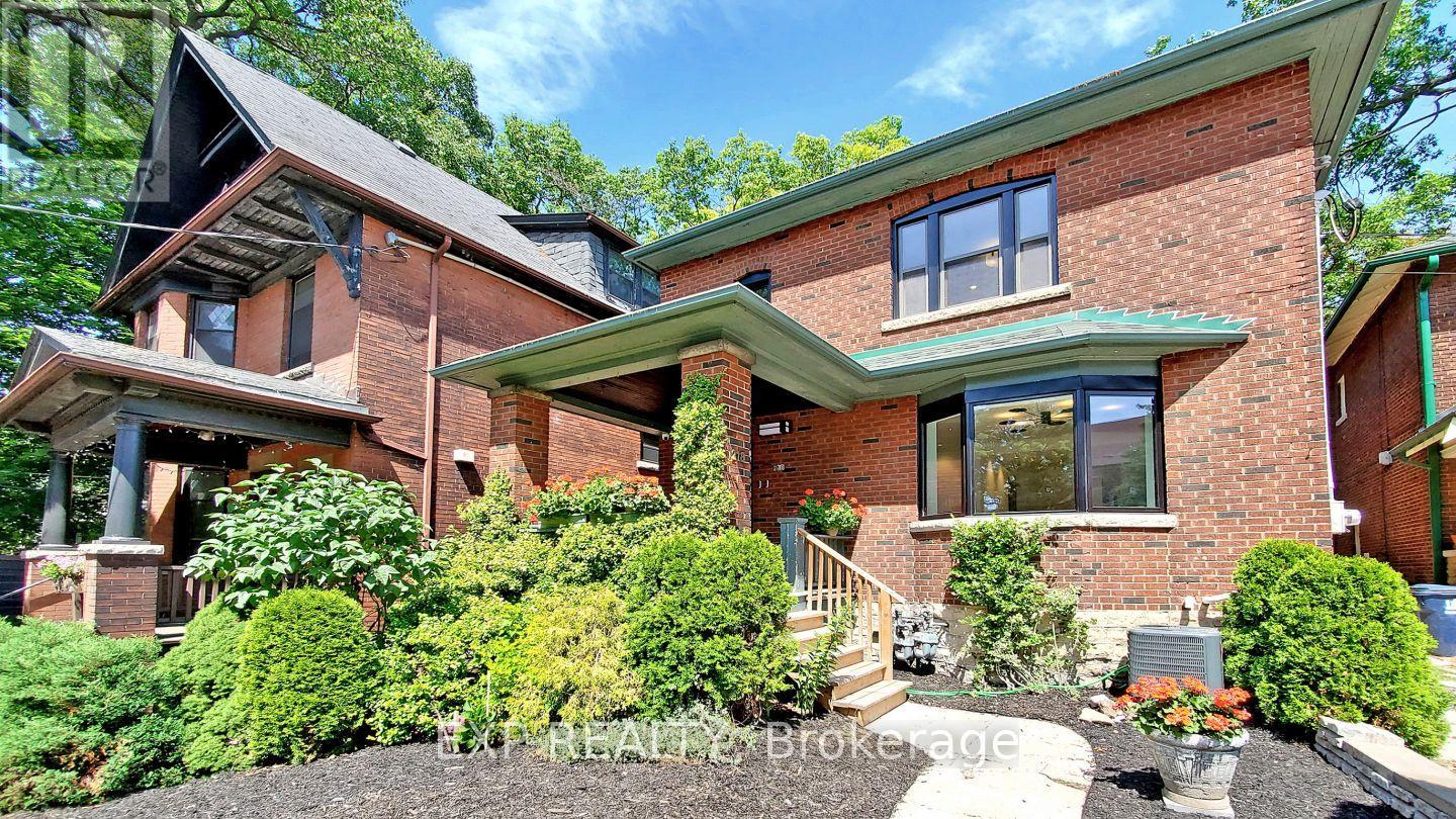 2 - 218 Howard Park Avenue, Toronto, Ontario  M6R 1W2 - Photo 2 - W12488076