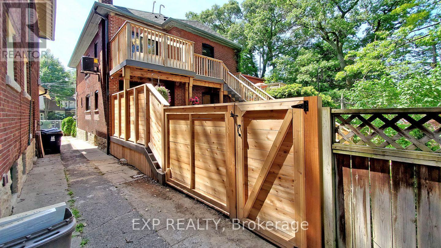 2 - 218 Howard Park Avenue, Toronto, Ontario  M6R 1W2 - Photo 20 - W12488076