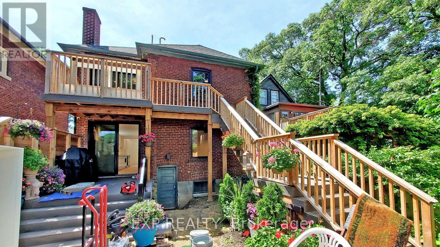 2 - 218 Howard Park Avenue, Toronto, Ontario  M6R 1W2 - Photo 21 - W12488076