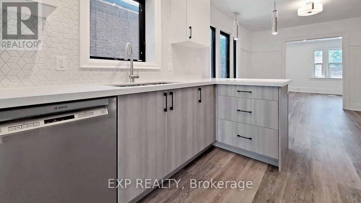 2 - 218 Howard Park Avenue, Toronto, Ontario  M6R 1W2 - Photo 9 - W12488076