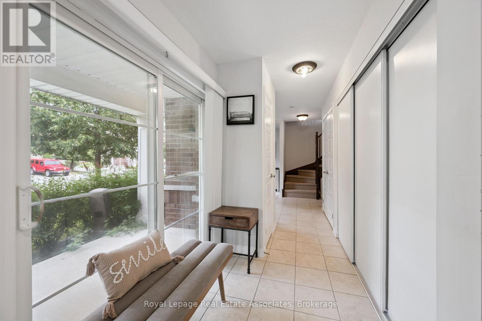 71 - 165 Hampshire Way, Milton, Ontario  L9T 8M7 - Photo 4 - W12488108